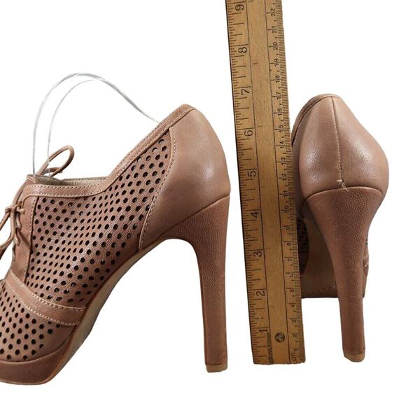 Vince Camuto Shoes Womens 8.5 Pump Booties Stiletto Lace UP Laser Cut Leather - Picture 6 of 15